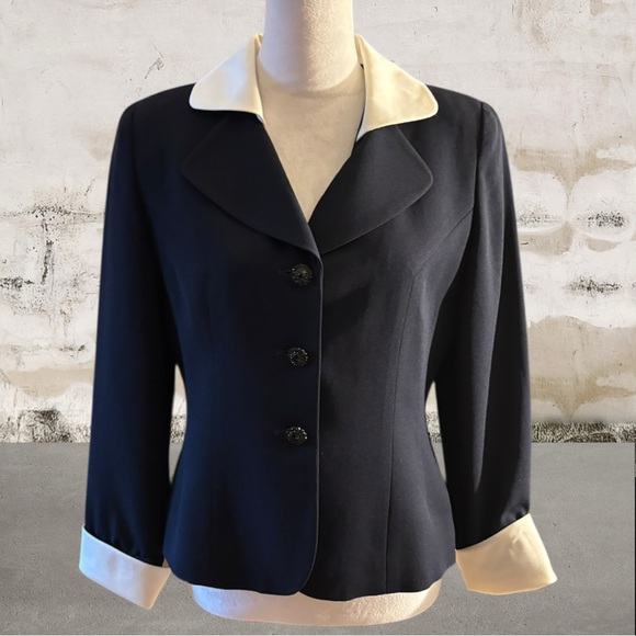 Saville Suit Women's Blue and White Blazer with Structured Lapels Size 10P - Picture 1 of 5